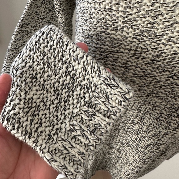 Design Lab sweater Hoodie - Picture 6 of 6